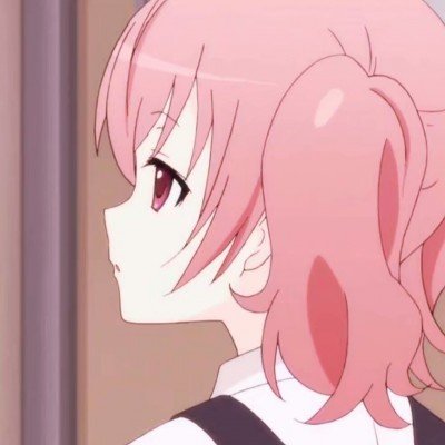 竹笋把衣服顶起来了